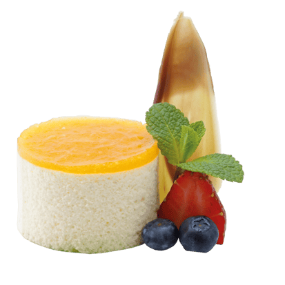 447958 Weißes Schokomousse mit Marillenmark_freigestellt